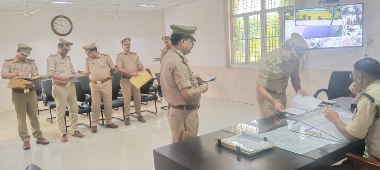 police suprintendent is meeting