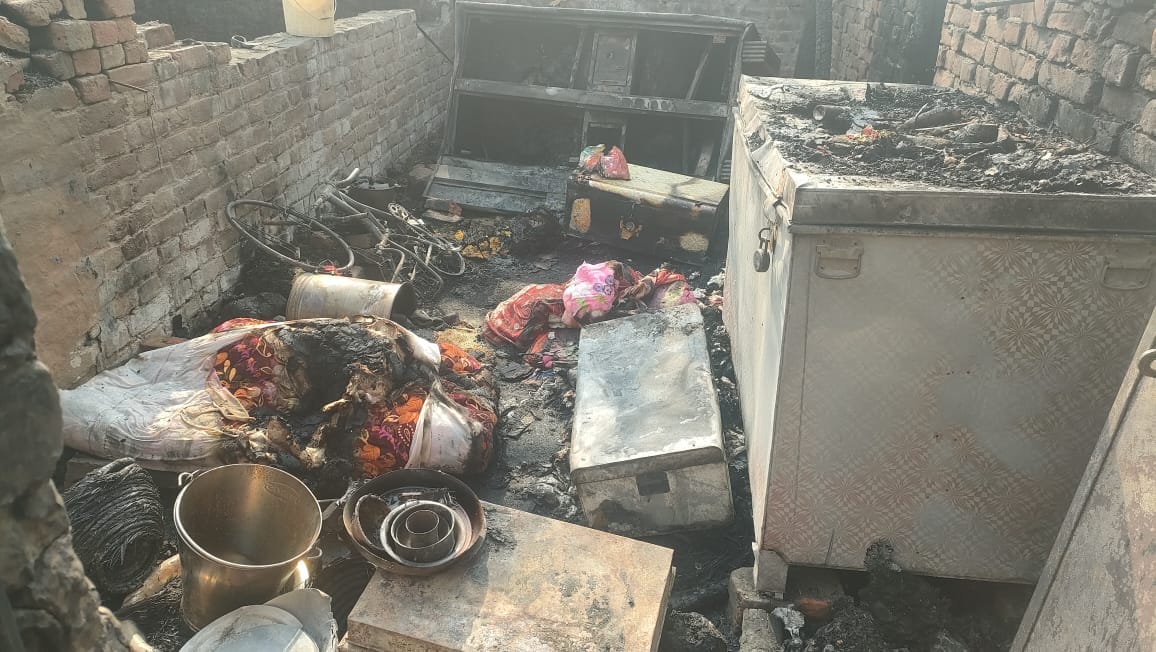 fire in three jhuggi