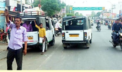 CM wants illegal taxi stand to be closed, local leaders are becoming shield