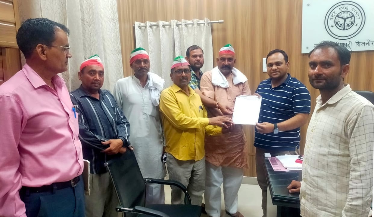 Farmers demanded payment of outstanding sugarcane price along with interest