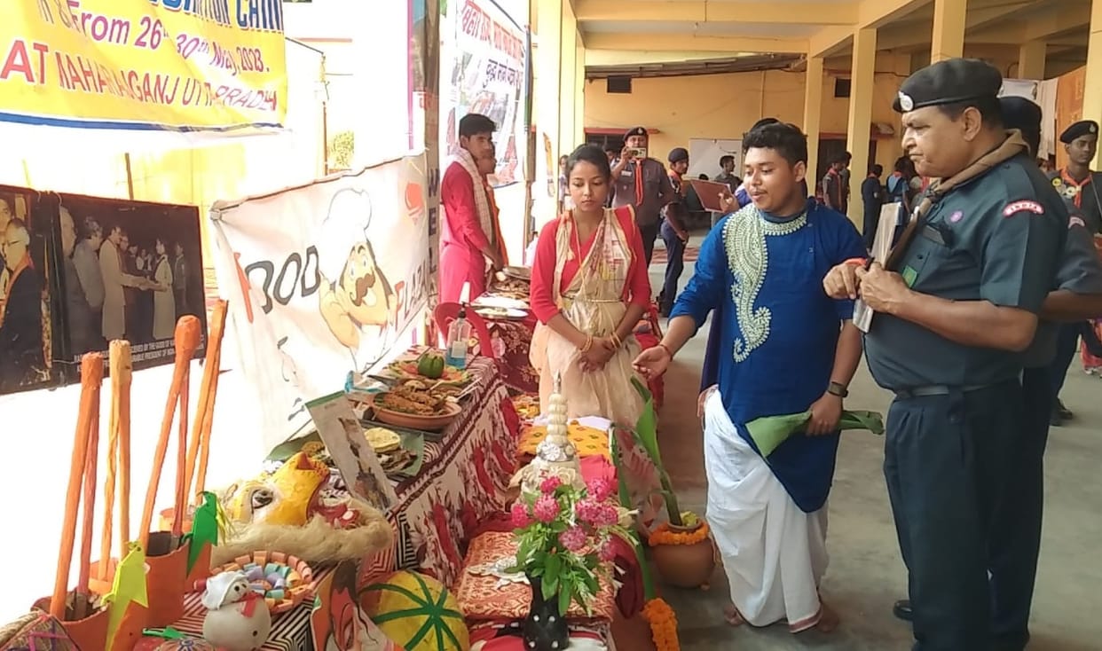 Participants face to face with food and clothes