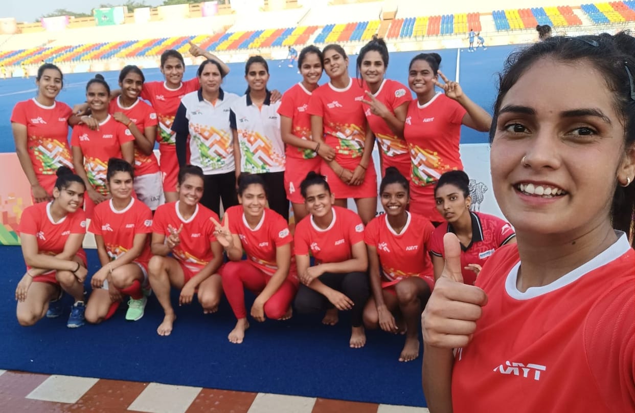 MDU women's hockey team reached semi-finals