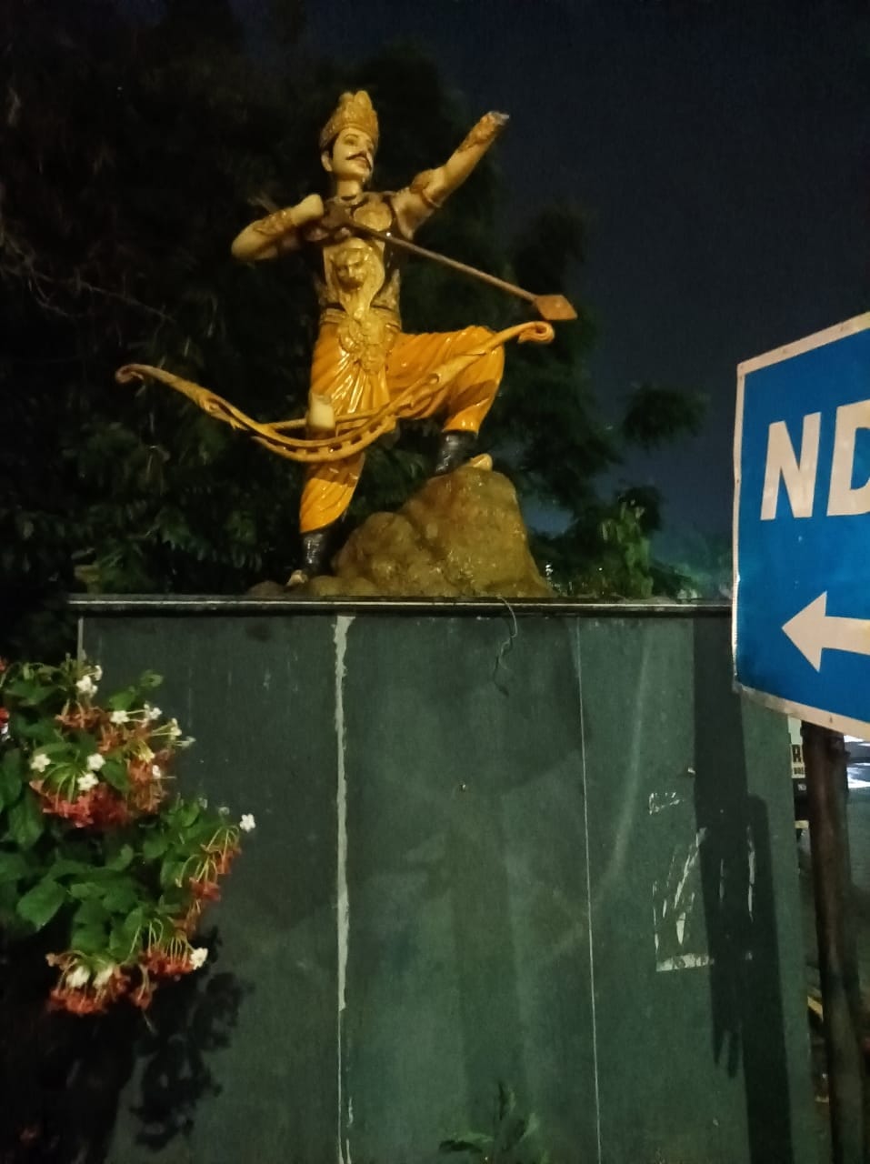 Statue of archer Karna broken