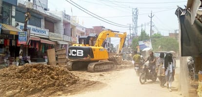 Clouds of dust rising from the carved roads,Remaining sick, getting out is also difficult