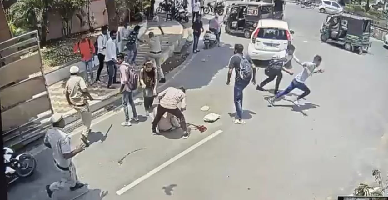 Bike riding miscreants misbehaved with girl students in MDU, injured the guard