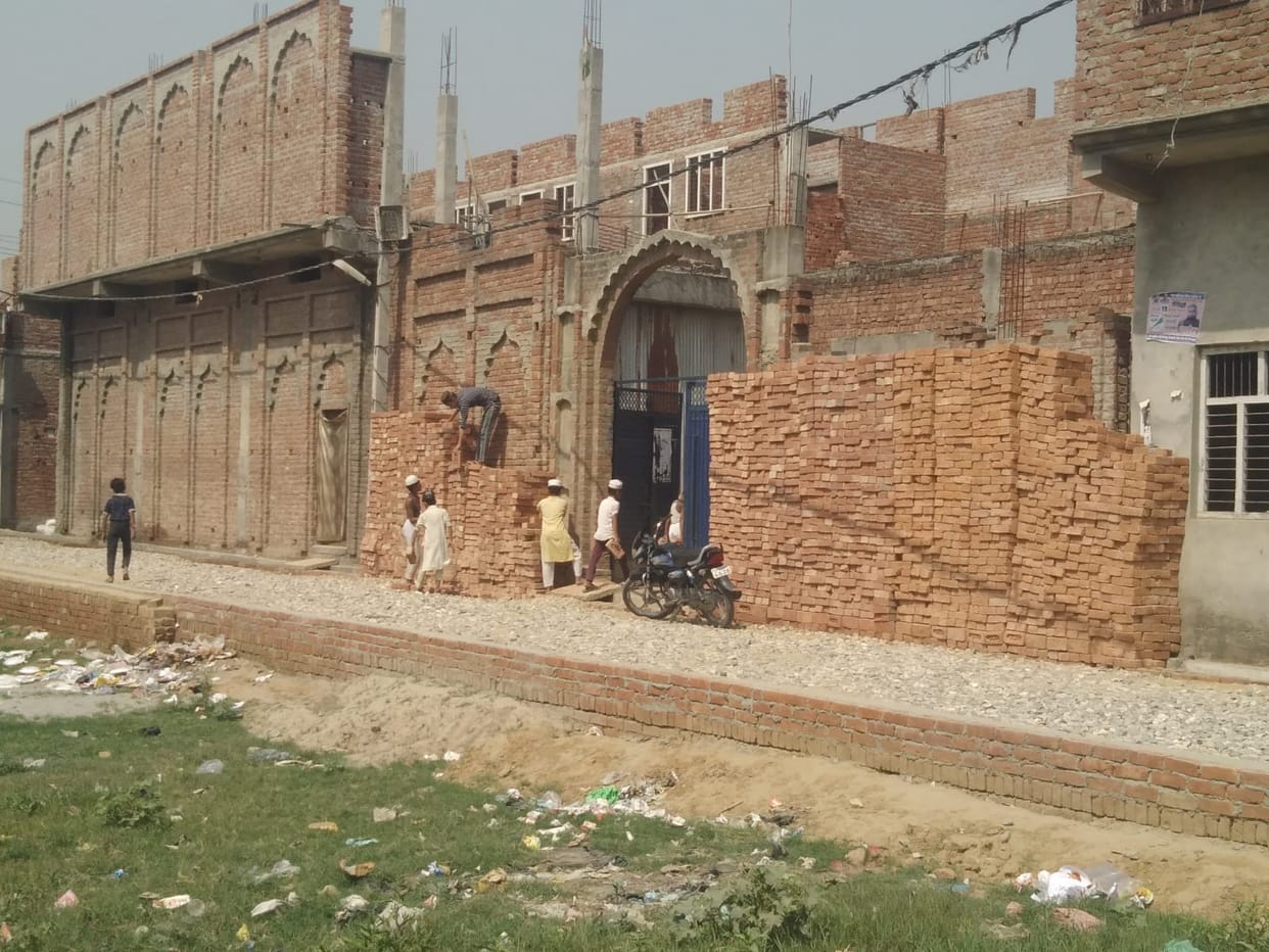 Bricks being carried by children in Madrasa, video viral