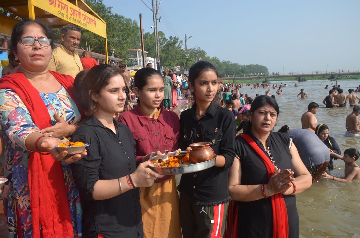 Devotees take a dip of faith on Ganga Dussehra