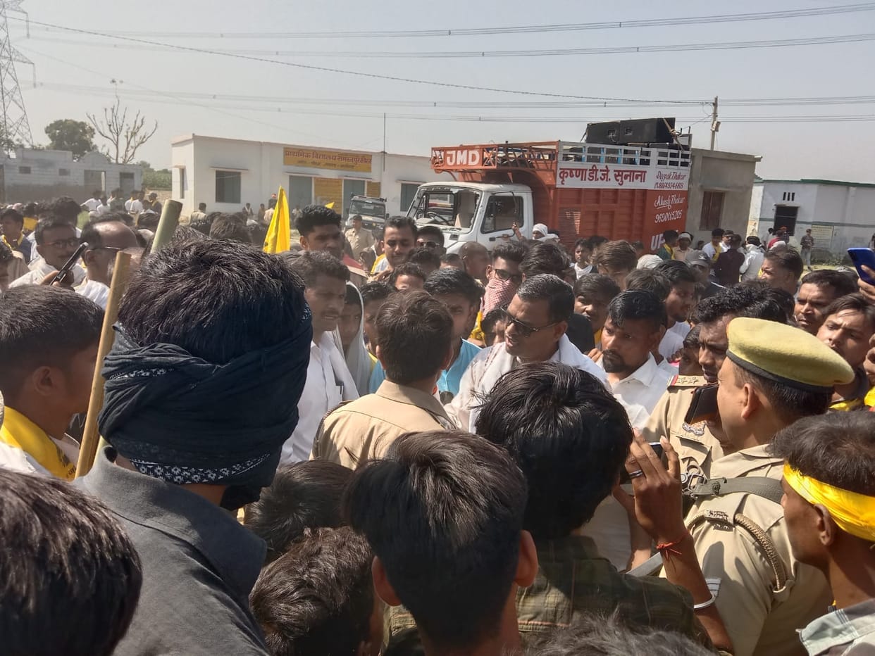 Stoned in controversy over bike rally, many injured