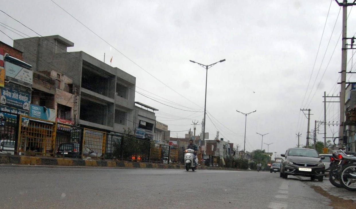 Sawan rain started on the first day of June, rain came with strong wind