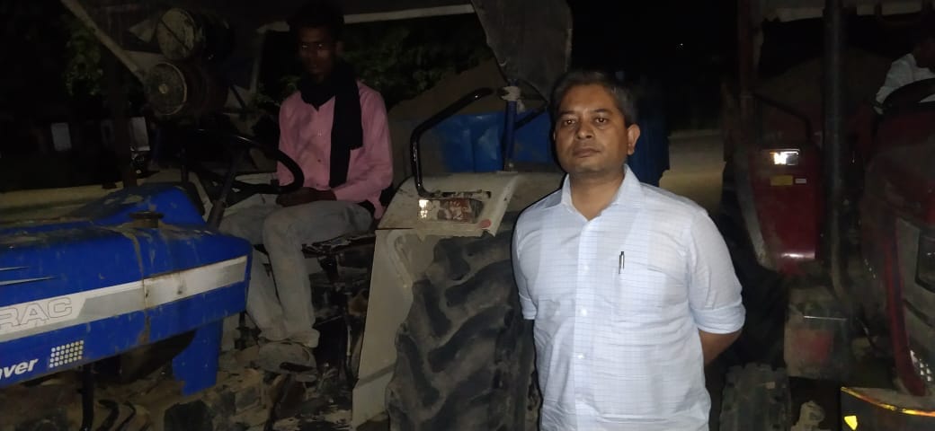 soil khanan tractor trolly