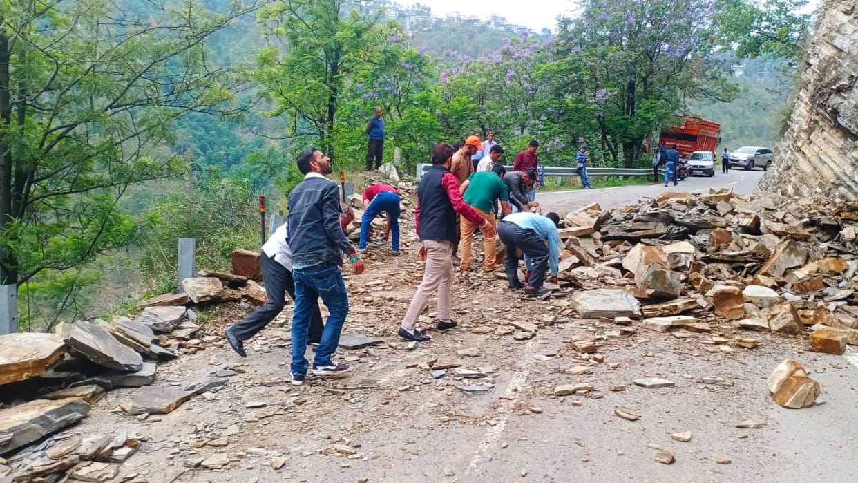 Cracked mountains on the highway after rain
Solan-Barog road remained closed for half an hour