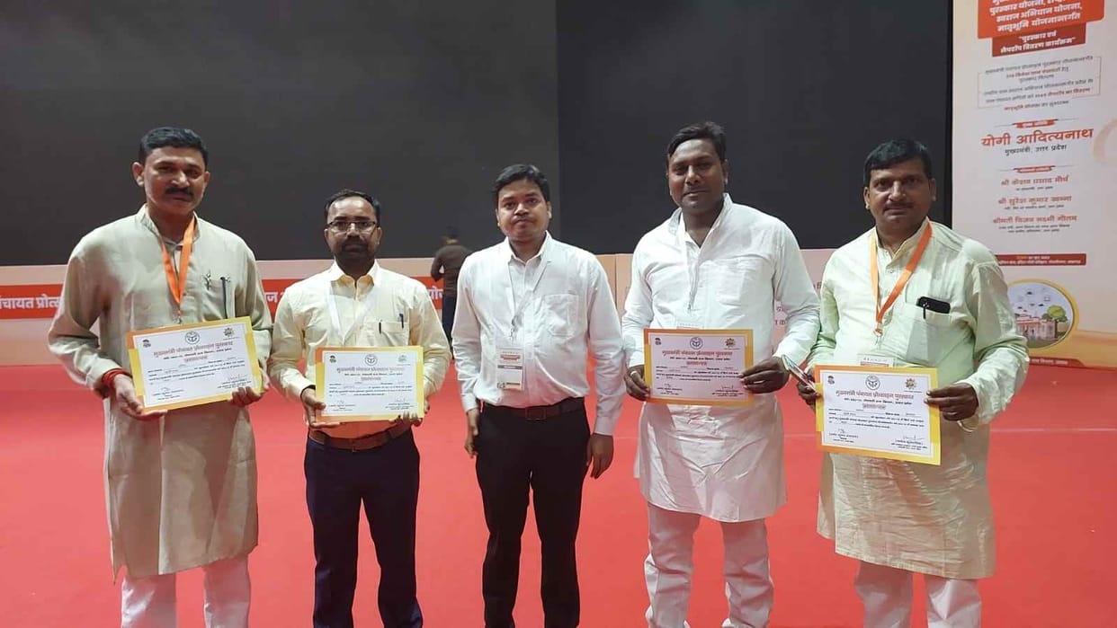 5 pradhan hounered by cm