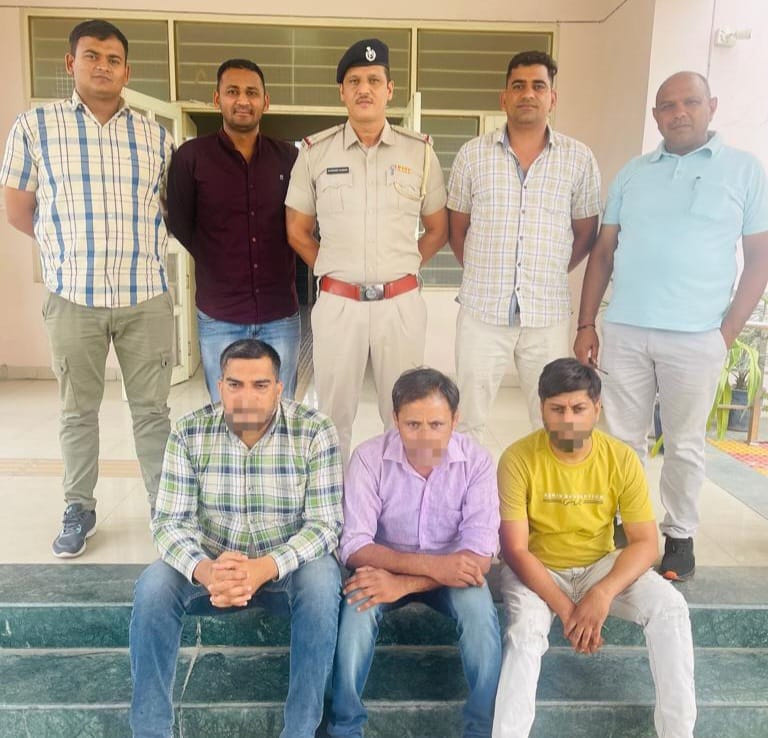 Three accused of robbery and snatching arrested