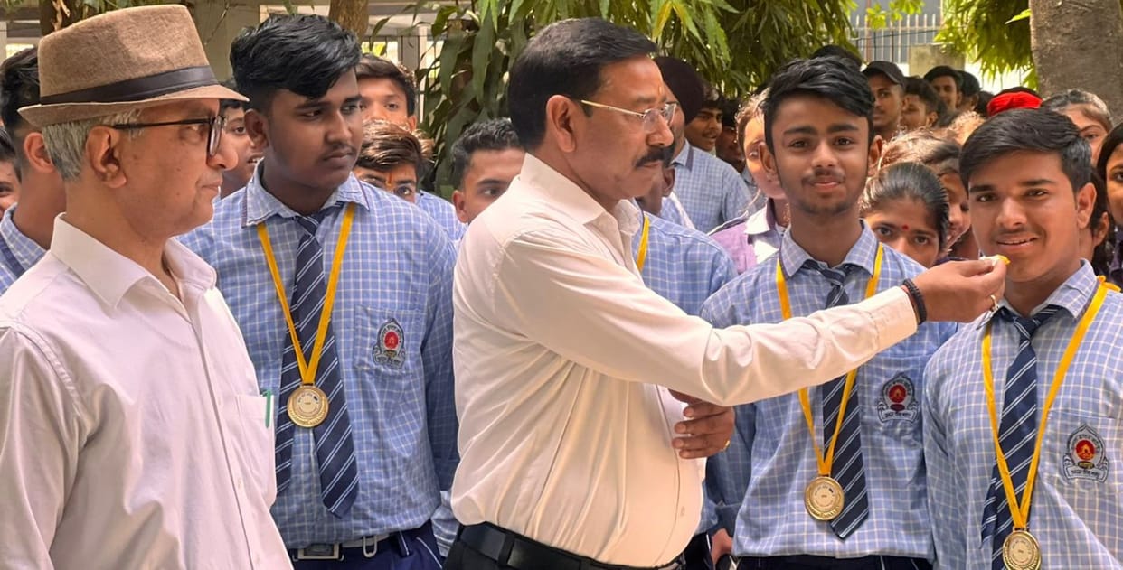 CEO honored meritorious children