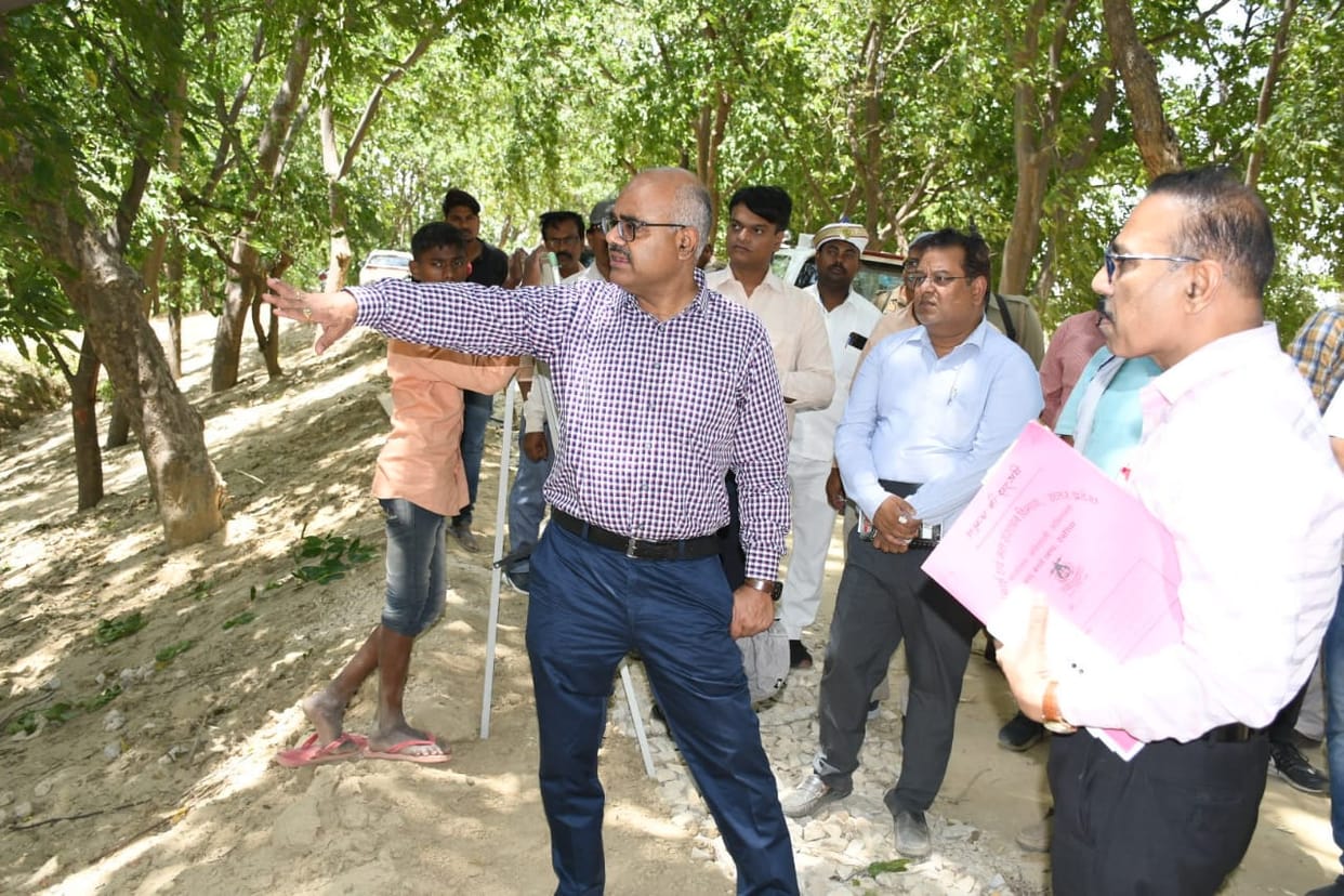 DM reached Rudrapur to take stock of preparations to deal with floods