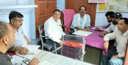 10225 people owed lakhs of rupees to the bank, expressed displeasure