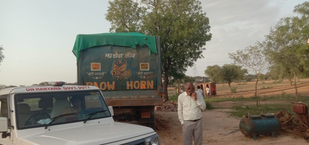 Chief Minister's flying squad took action on overloaded vehicles, fined 5 lakhs