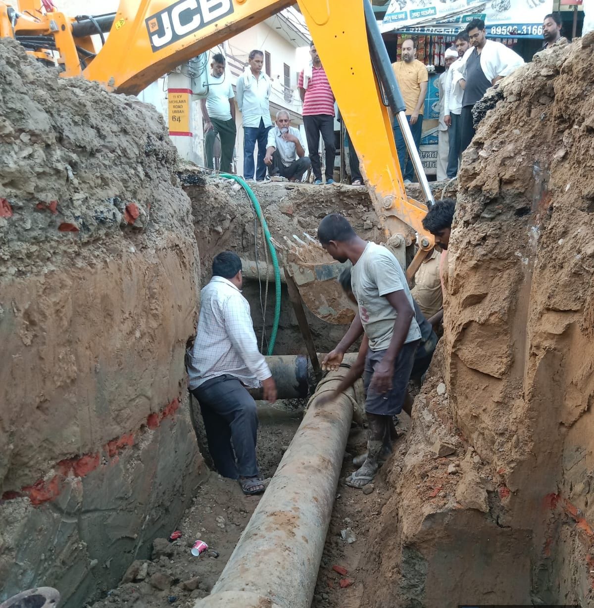 Main drinking water line leaks again, half the city yearns for water