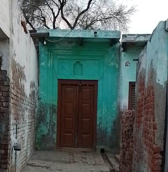 Locked on house after killing woman, room sealed