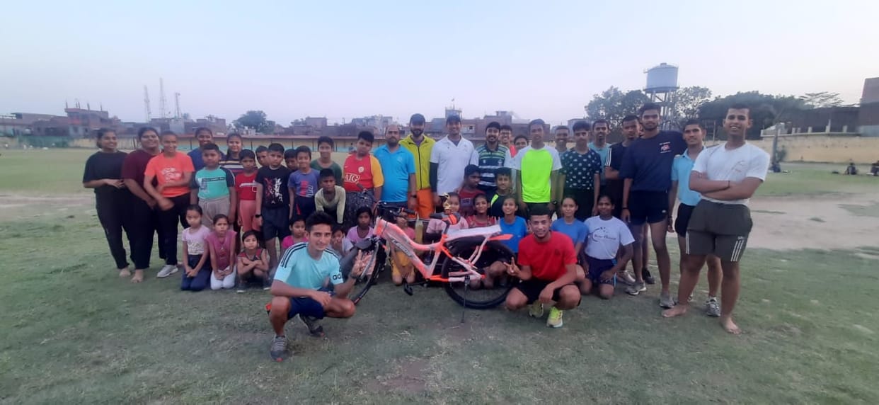 Tanakpur's Ankit won 1500 meters in Pilibhit. race