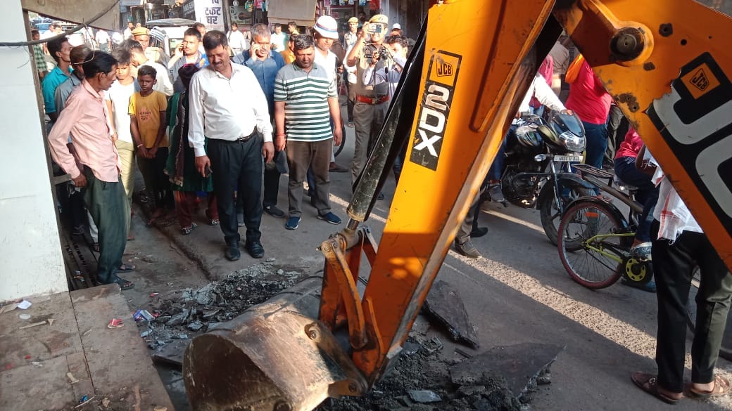 Encroachment removed from railway station road