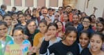 द केरल स्टोरी फिल्म देखने पहुंची छात्राएं।  संवाद