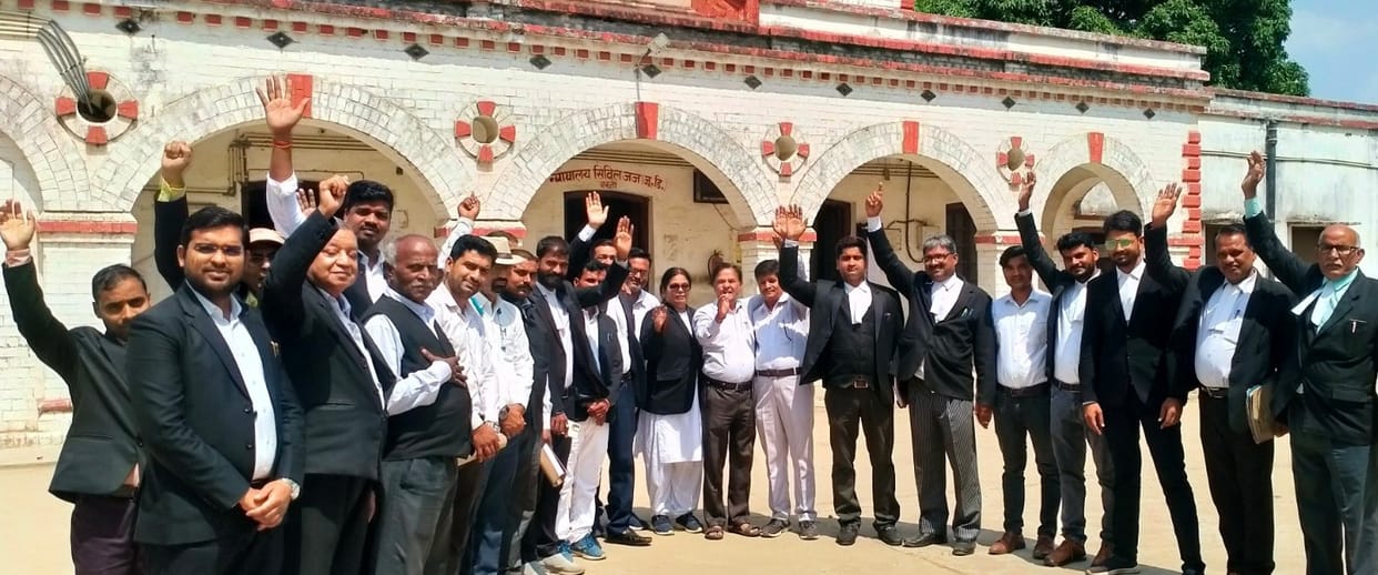 Protest against going to Gram Nyayalaya Tehsil