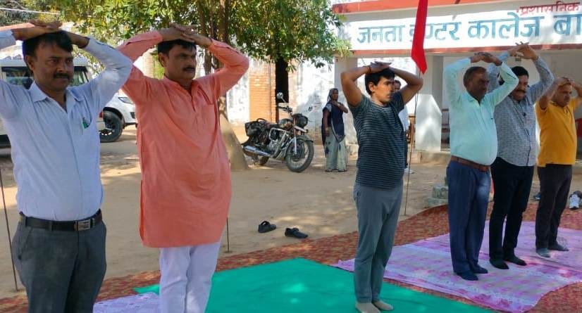DIOS encouraged by practicing yoga with children