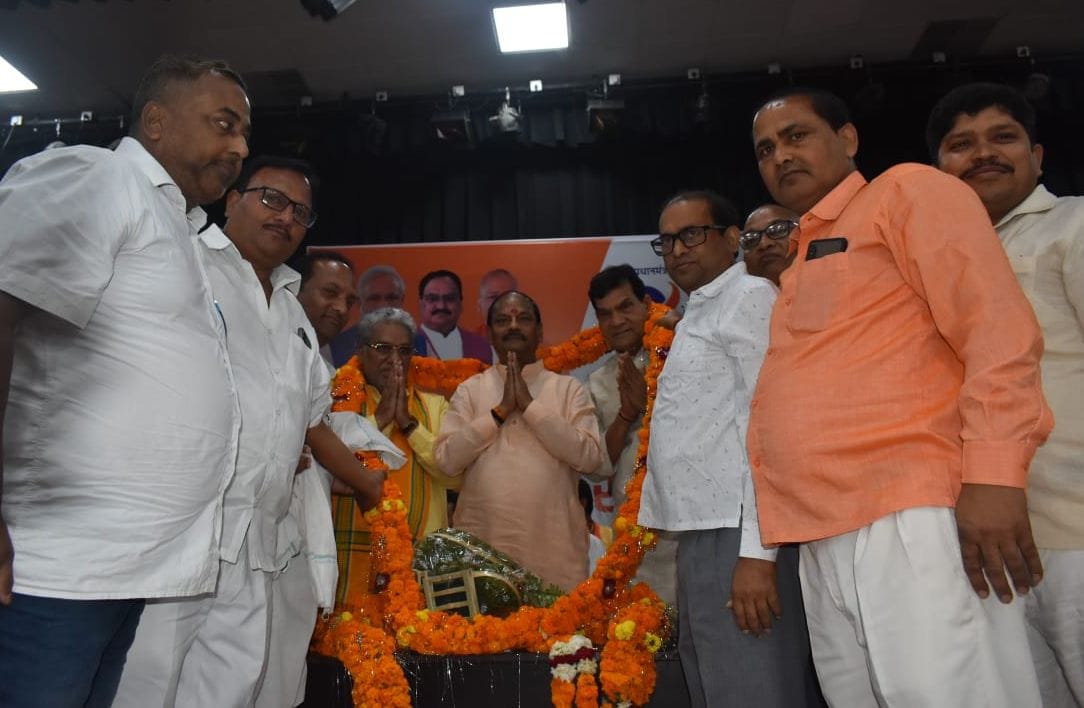Traders are pride country, cooperate in disaster Raghuvardas