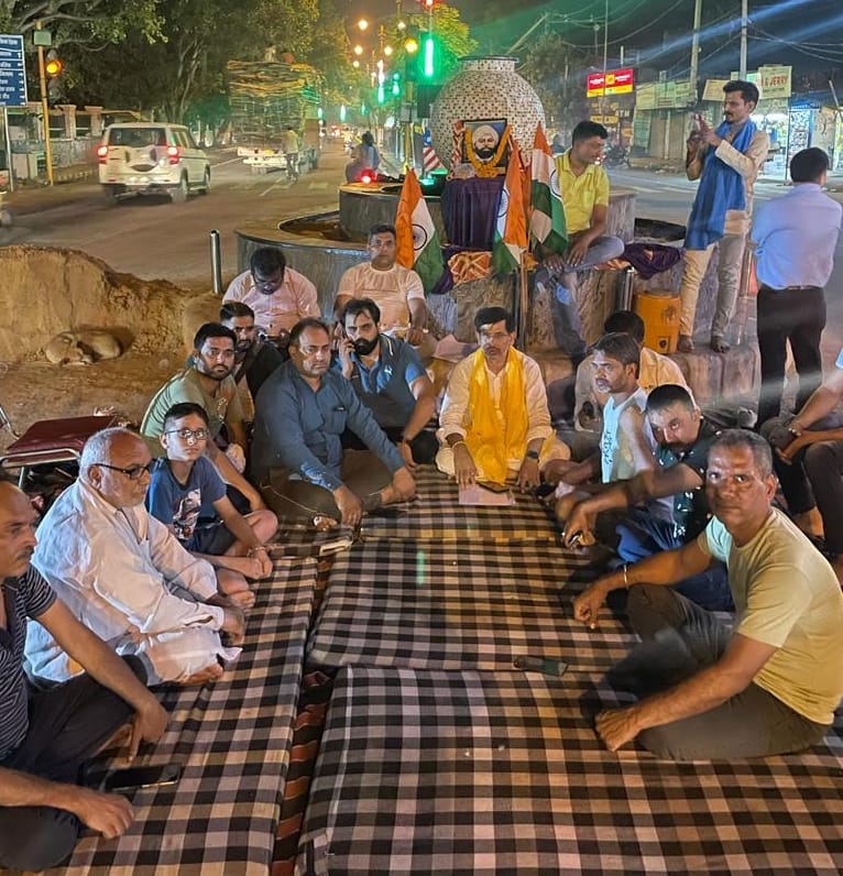 Controversy over naming of Sonipat stand, AAP workers sitting on dharna