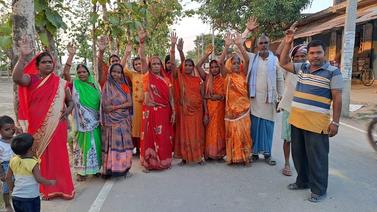 Demonstration of villagers for drain construction