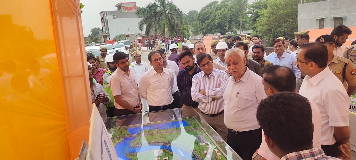 Complete the construction work of Godhoiya drain in 18 months: Chief Secretary