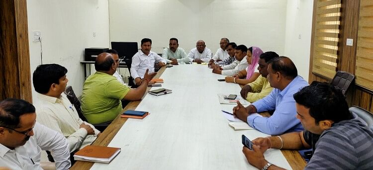The councilors gave an ultimatum till 21 to the Public Health Department regarding the cleaning of rain drains, manholes and GT