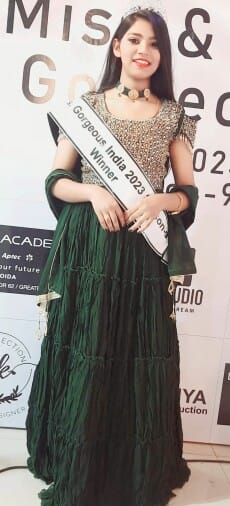 Badaun's daughter Anupriya Singh became Miss Gorgeous of Noida