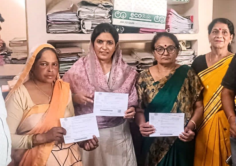 Minister's wife deposited 52 thousand, laborer got electricity