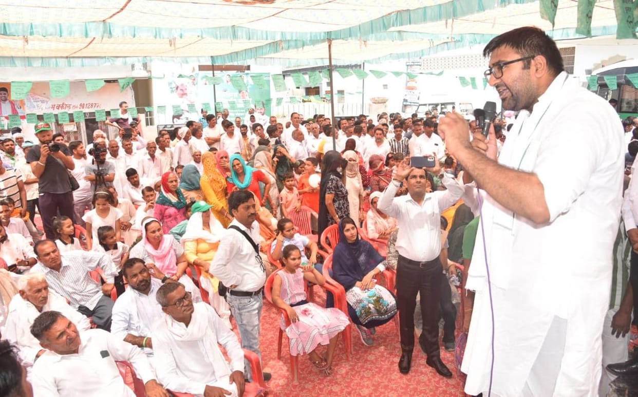 JJP's condition has become like that of bats, unable to leave BJP: Arjun Chautala