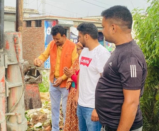 44 lakh approved for five hand pumps, work started