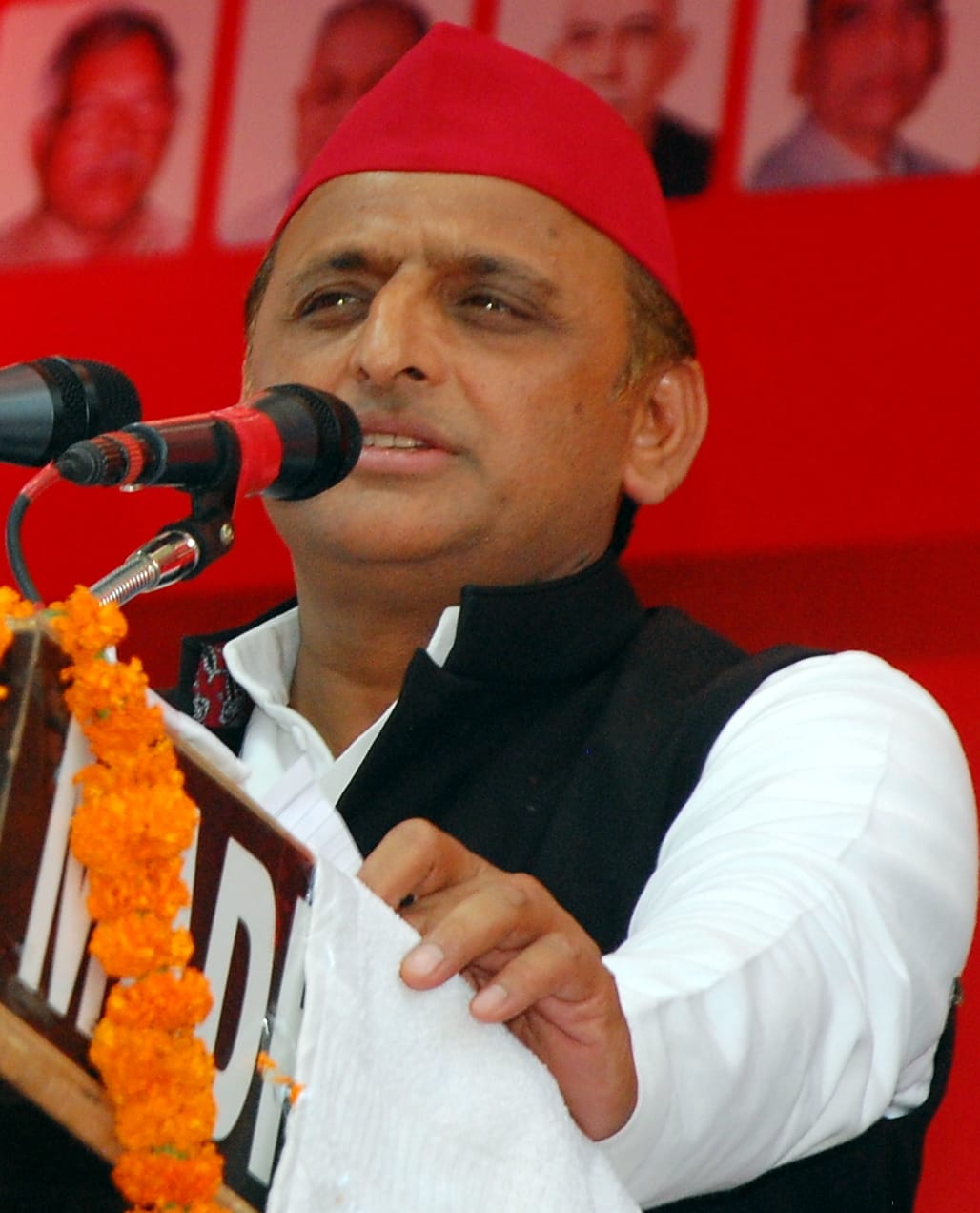 BJP is a party that insults daughters and women: Akhilesh