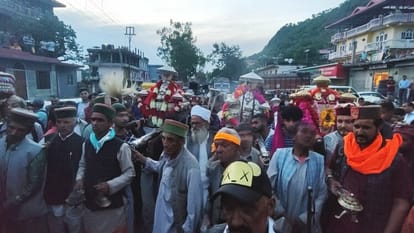 Meeting of deities took place in Darlaghat, hundreds of people became witnesses