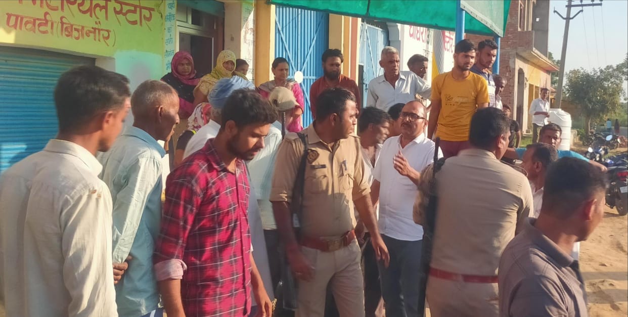 Opposition to break the platform, revenue workers and villagers clash