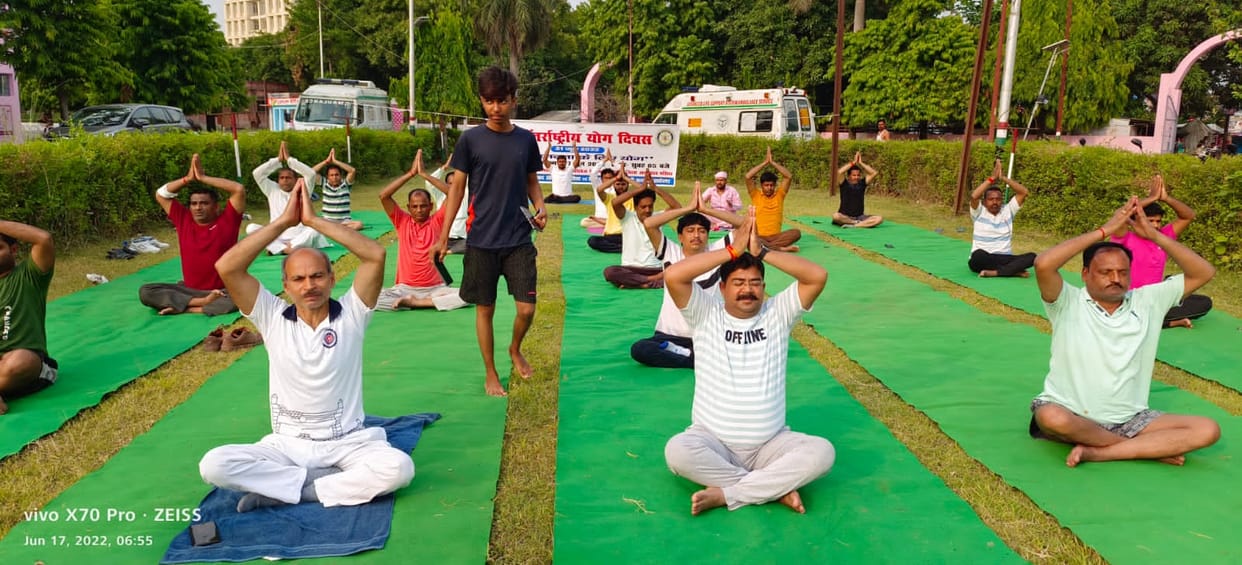 Three and a half lakh students will learn the tricks of staying healthy by doing yoga