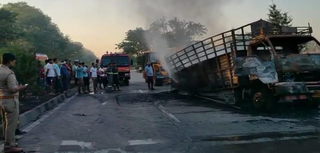 DCM going to Gorakhpur after loading polythene became a ball of fire