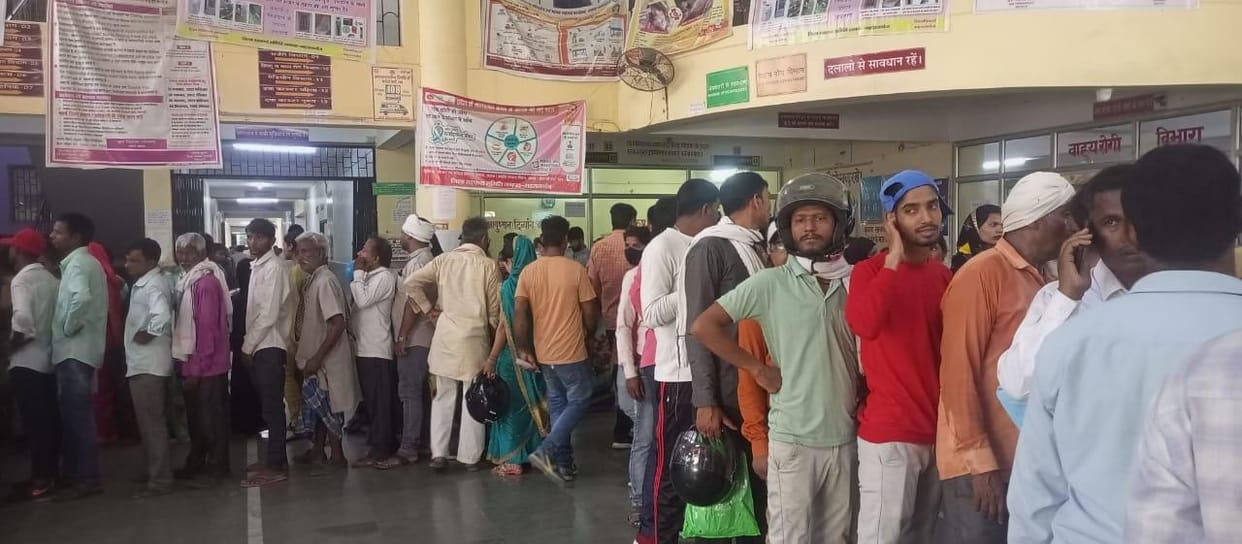 Queue in OPD due to heat stroke