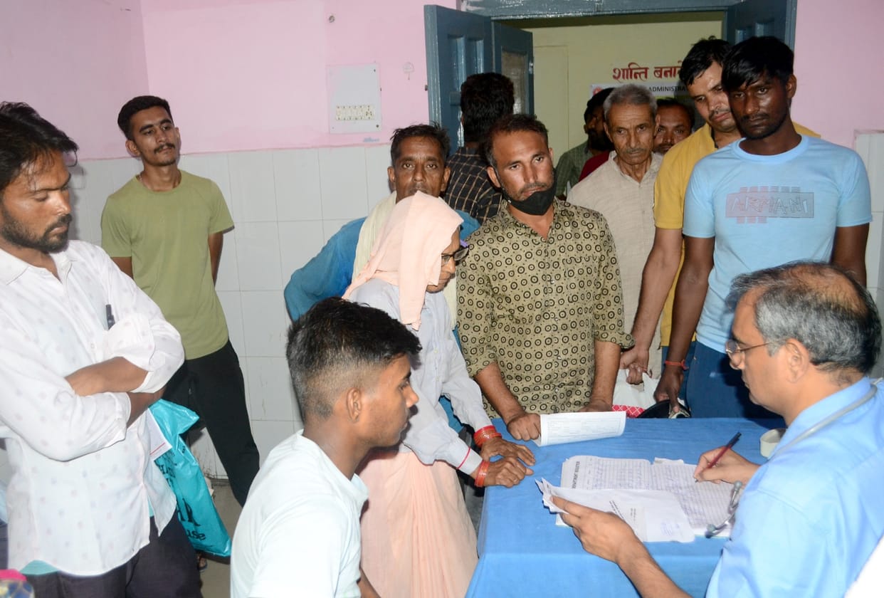 Patients of fever are increasing with the warming of the weather