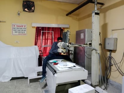 Defective manual X-ray machine, work stopped