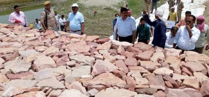 Make concrete arrangements for flood protection on embankments