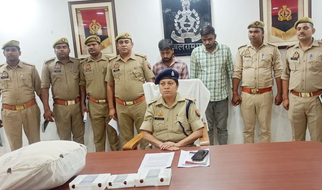 Two members of interstate gang arrested for withdrawing money from account by changing ATM card