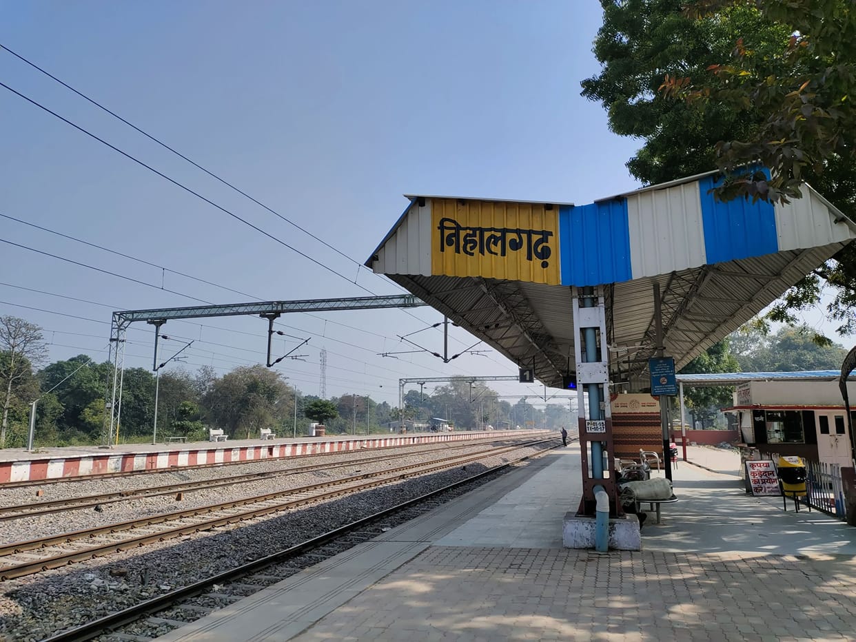 Goods train stopped due to pointer failure, crossing jam