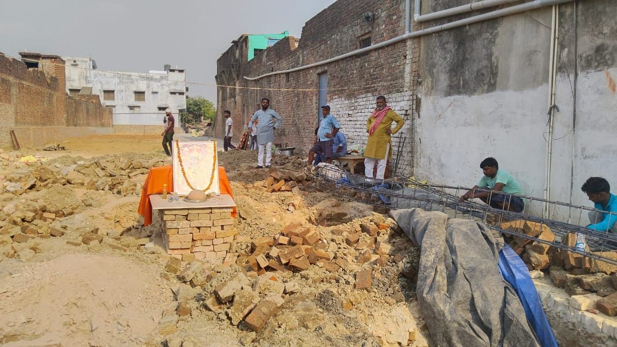 VHP started construction of temple, no action against culprits
