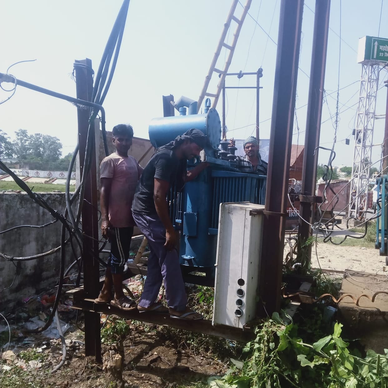Whole night power failure in many localities of Pilibhit